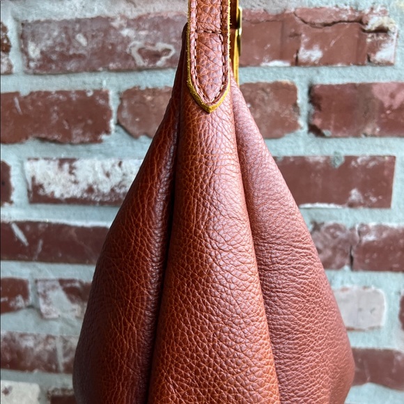 Portland Leather Goods Aspen Shoulder Bag in Sienna Pebbled Leather - Picture 6 of 11